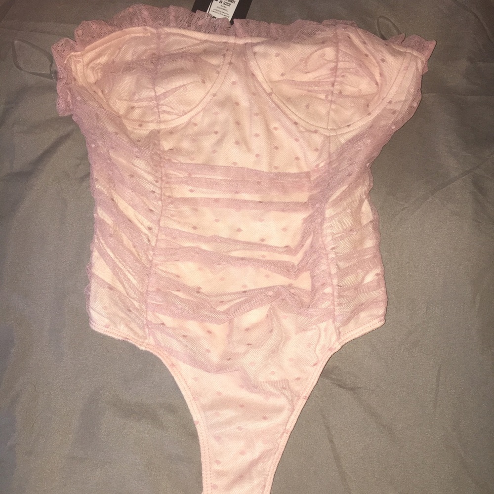 SOLD Pink polka dot ruched bodysuit - Picture 6 of 7